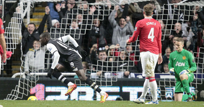 Demba Ba ghi một trong những bàn thắng đẹp nhất kể từ khi tới Premier League Demba Ba ghi một trong những bàn thắng đẹp nhất kể từ khi tới Premier League