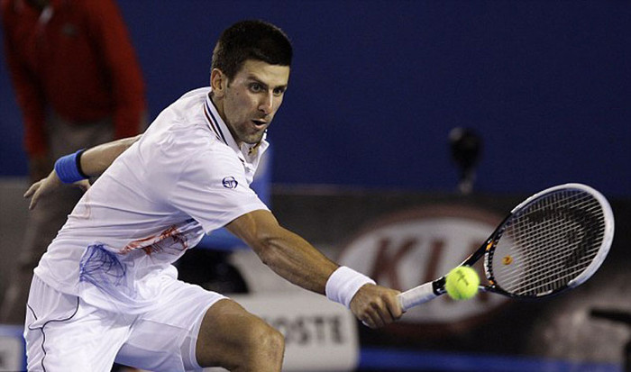 Ở set 1, Murray bỏ lỡ cơ hội ở ván thứ 3 với một cú thuận tay nửa sân, và Djokovic tận dụng sai lầm của Murray để thắng 6-3