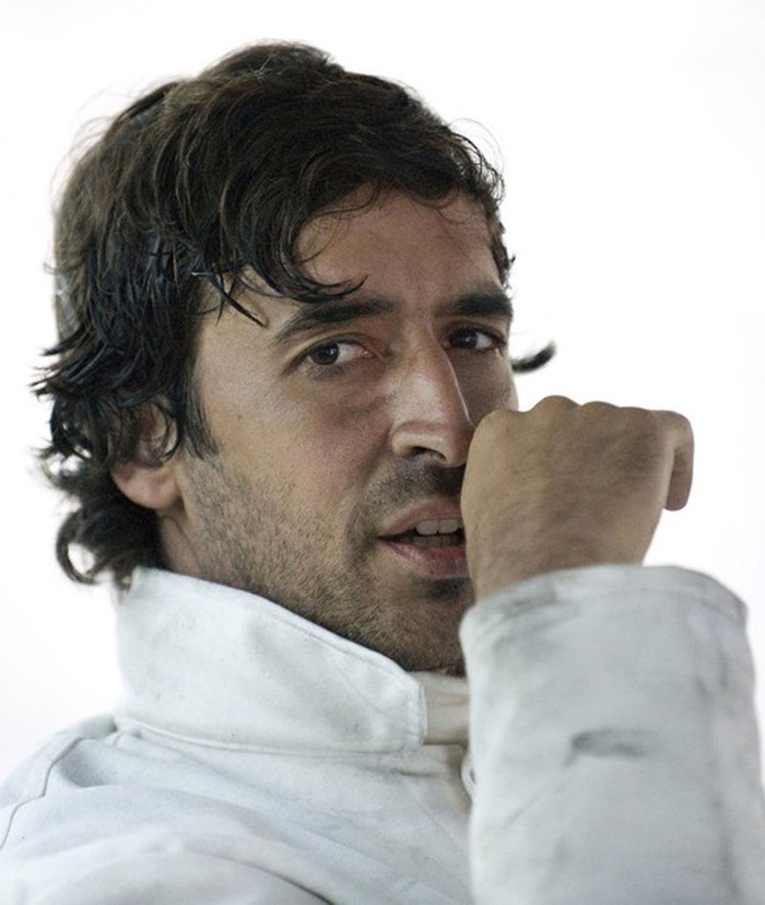 ... và Raul đều được hiểu thêm về sự vất vả của những CĐV nhiệt thành của Schalke ... và Raul đều được hiểu thêm về sự vất vả của những CĐV nhiệt thành của Schalke