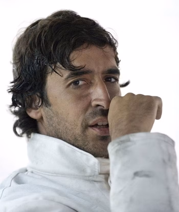 ... và Raul đều được hiểu thêm về sự vất vả của những CĐV nhiệt thành của Schalke ... và Raul đều được hiểu thêm về sự vất vả của những CĐV nhiệt thành của Schalke