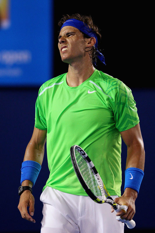 Sức ép giành cho Nadal khiến anh mắc lỗi giao bóng kép ở set point thứ 4 của Djokovic, và tay vợt người Serbia kết thúc set đấu 6-4. Tỷ số là 1-1