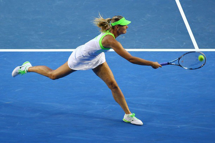 Khi tỷ số của set 1 là 4-3, Azarenka bắt đầu thực hiện những pha lên lưới mạo hiểm và ghi thêm một break point nữa để thắng 6-3 Khi tỷ số của set 1 là 4-3, Azarenka bắt đầu thực hiện những pha lên lưới mạo hiểm và ghi thêm một break point nữa để thắng 6-3