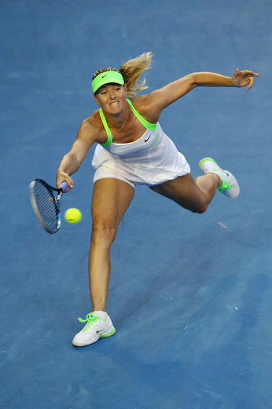 Sau khi dẫn trước 2-0 và 30-0, Sharapova bắt đầu chững lại và để Azarenka ghi liền 3 điểm trước khi rút ngắn 1-2 Sau khi dẫn trước 2-0 và 30-0, Sharapova bắt đầu chững lại và để Azarenka ghi liền 3 điểm trước khi rút ngắn 1-2