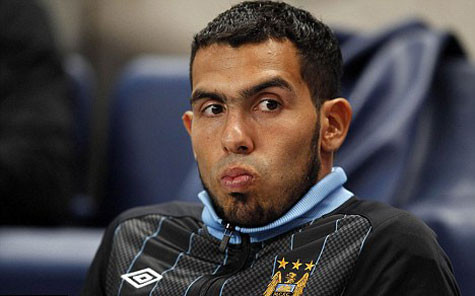 Carlos Tevez đang lo sợ sẽ có thêm một đội bóng nữa bỏ rơi mình Carlos Tevez đang lo sợ sẽ có thêm một đội bóng nữa bỏ rơi mình