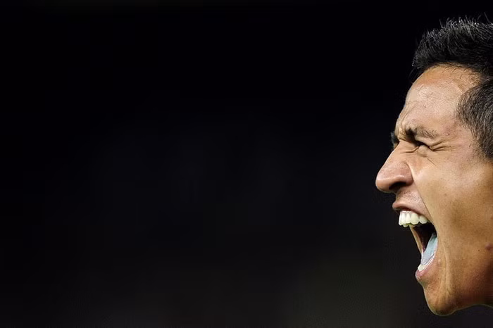 Alexis Sanchez (Barcelona) ăn mừng sau khi sút tung lưới Villarreal