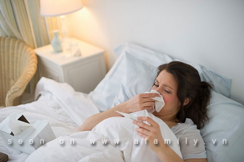 Bà bầu uống nhiều nước, ăn tỏi để đối phó với ho, cảm lạnh ảnh 3 Bà bầu uống nhiều nước, ăn tỏi để đối phó với ho, cảm lạnh ảnh 3