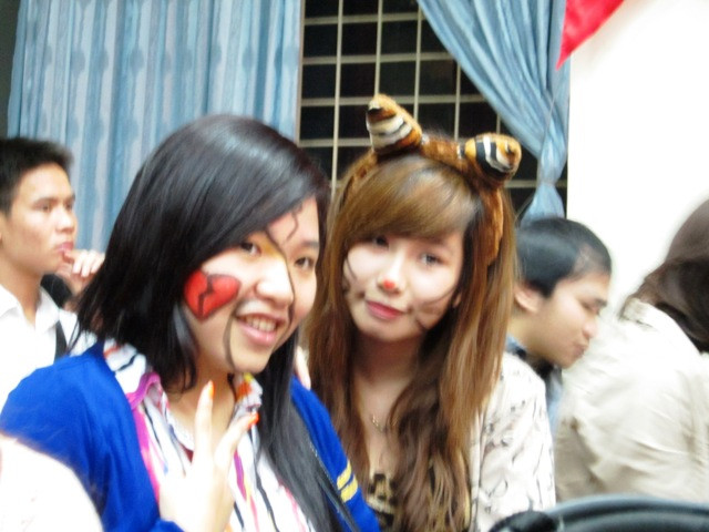 Cách hóa trang ngộ nghĩnh của các bạn sinh viên. Cách hóa trang ngộ nghĩnh của các bạn sinh viên.