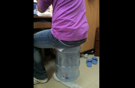 Thay ghế bằng bình đựng nước Thay ghế bằng bình đựng nước