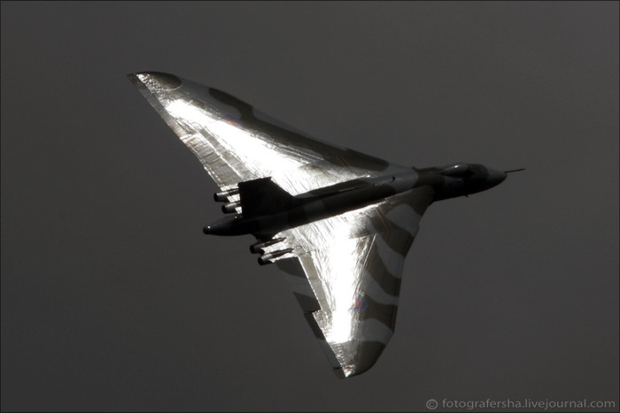 Máy bay ném bom Vulcan của Anh. Máy bay ném bom Vulcan của Anh.