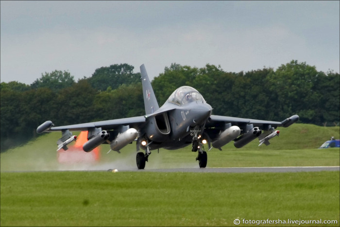 Máy bay huấn luyện/chiến đấu Yak-130. Máy bay huấn luyện/chiến đấu Yak-130.