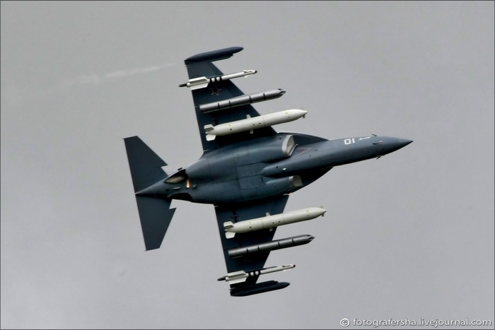 Máy bay huấn luyện/chiến đấu Yak-130. Máy bay huấn luyện/chiến đấu Yak-130.