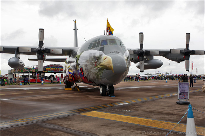 Máy bay vận tải Hercules. Máy bay vận tải Hercules.