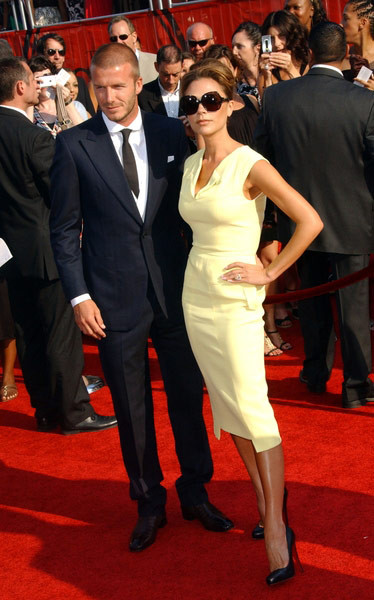 Mặc chân váy Midi như thế nào?, Thời trang, chan vay midi, vay, giay cao got, thoi trang