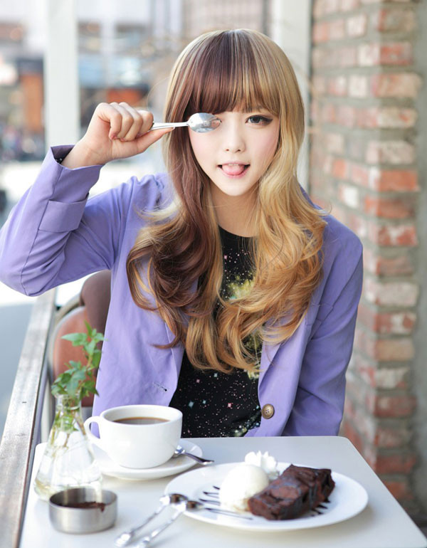Không còn gì gợi cảm hơn mái tóc hai màu gợn sóng này! Không còn gì gợi cảm hơn mái tóc hai màu gợn sóng này!