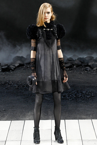 Vẻ đẹp của sự tinh tế và đắt giá thể hiện trên từng chi tiết nhỏ. Vẻ đẹp của sự tinh tế và đắt giá thể hiện trên từng chi tiết nhỏ.