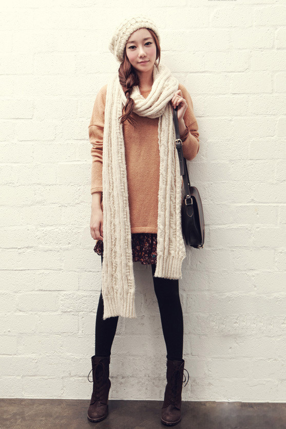 Lựa chọn những kiểu khăn cực dài và quấn hai hoặc ba vòng nhẹ nhàng quanh cổ, rồi thả lỏng hai bên khăn xuống sẽ giúp xì-tai của bạn mềm mại và lôi cuốn hơn rất nhiều Lựa chọn những kiểu khăn cực dài và quấn hai hoặc ba vòng nhẹ nhàng quanh cổ, rồi thả lỏng hai bên khăn xuống sẽ giúp xì-tai của bạn mềm mại và lôi cuốn hơn rất nhiều