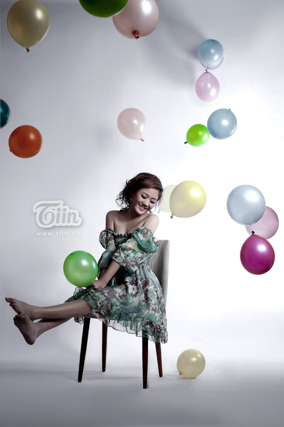 Có thể nói, Văn Mai Hương đang sống đúng với lứa tuổi của mình trong cả đời thường và âm nhạc. Ca sĩ của Nếu như anh đến không muốn thể hiện những ca khúc quá già dặn so với tính cách cũng như tâm hồn của mình. Từ Nếu như anh đến, Ngày chung đôi cho đến Hãy mỉm cười ra mắt vào ngày hôm qua 20/12, Á quân của Vietnam Idol vẫn như thế. Có thể nói, Văn Mai Hương đang sống đúng với lứa tuổi của mình trong cả đời thường và âm nhạc. Ca sĩ của Nếu như anh đến không muốn thể hiện những ca khúc quá già dặn so với tính cách cũng như tâm hồn của mình. Từ Nếu như anh đến, Ngày chung đôi cho đến Hãy mỉm cười ra mắt vào ngày hôm qua 20/12, Á quân của Vietnam Idol vẫn như thế.