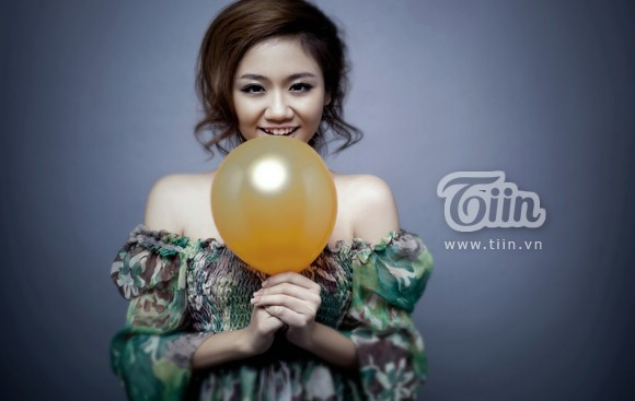 nụ cười ngây thơ, duyên dáng... nụ cười ngây thơ, duyên dáng...