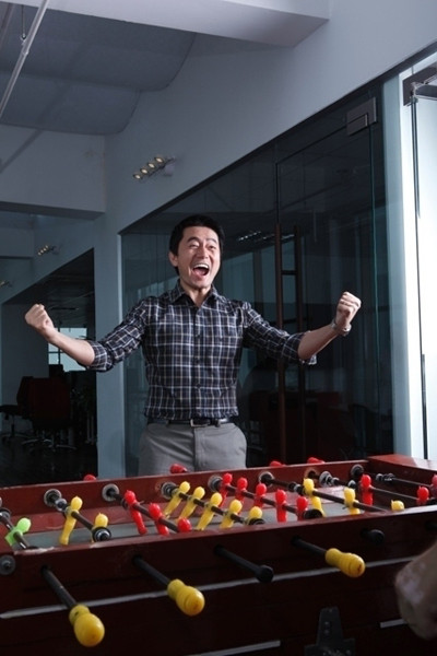 Hình ảnh Trương Minh Cường luôn là một người đàn ông thành đạt, lịch lãm