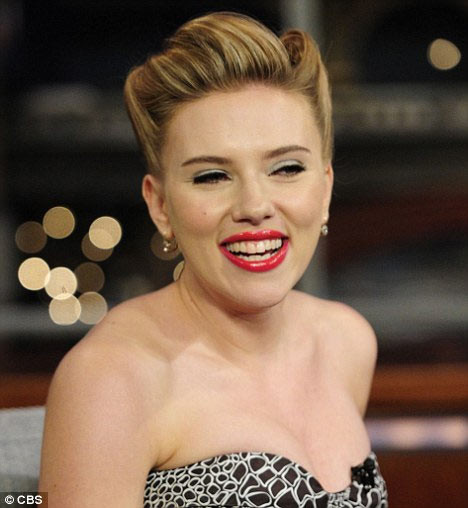 Scarlett Johansson 'mất điểm' vì hàm răng ố vàng và mập ú ảnh 1 Scarlett Johansson 'mất điểm' vì hàm răng ố vàng và mập ú ảnh 1