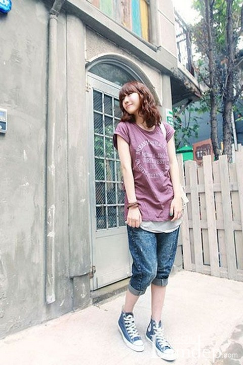 Baggy jeans đã được phái đẹp rất yêu thích và là trào lưu thời trang nổi bật nhất trong mùa Hè 2011 và tiếp tục là 'hot trend' của Hè năm nay. Xem thêm: Xu hướng quần ống suông/Xu hướng quần loe