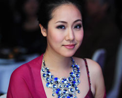 Ngô Phương Lan lộng lẫy trong những bộ đầm dài thướt tha và xinh đẹp dù trang điểm rất nhẹ nhàng. Xem thêm: Hoa hậu Nguyễn Thị Huyền/Hoa hậu Dương Thùy Linh/Hoa hậu Hàn Quốc Ngô Phương Lan lộng lẫy trong những bộ đầm dài thướt tha và xinh đẹp dù trang điểm rất nhẹ nhàng. Xem thêm: Hoa hậu Nguyễn Thị Huyền/Hoa hậu Dương Thùy Linh/Hoa hậu Hàn Quốc
