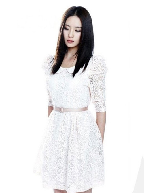 Chiếc đầm ren trắng của Lưu Thi Thi cũng được rất nhiều bạn gái Việt lựa chọn trong thời gian gần đây. Xem thêm: Xu hướng thời trang Xuân - Hè 2012/Phong cách thời trang của Sao Chiếc đầm ren trắng của Lưu Thi Thi cũng được rất nhiều bạn gái Việt lựa chọn trong thời gian gần đây. Xem thêm: Xu hướng thời trang Xuân - Hè 2012/Phong cách thời trang của Sao