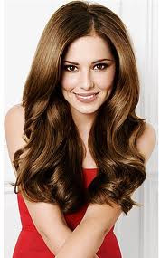 Cô ca sĩ tài năng và sở hữu vẻ đẹp rạng rỡ với hai má lúm xinh xắn, cùng nụ cười tươi - Cheryl Cole, luôn khiến người hâm mộ bởi vẻ đẹp của mình bất kể lúc nào cô xuất hiện. Ảnh: Realbollywood Xem thêm: Tóc Sao Hollywood/Tóc Sao Hàn/Tóc Sao Hoa ngữ/Tóc Sao Việt