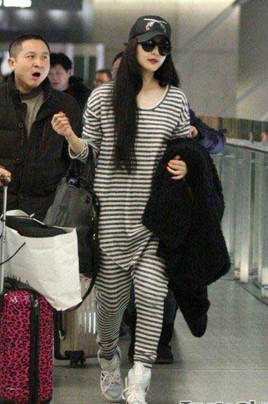 Dù với bất kì phong cách nào, Phạm Băng Băng vẫn giữ được vẻ đẹp trời phú của mình. Xem thêm: Phong cách thời trang sao Việt/Phong cách thời trang sao Hàn Dù với bất kì phong cách nào, Phạm Băng Băng vẫn giữ được vẻ đẹp trời phú của mình. Xem thêm: Phong cách thời trang sao Việt/Phong cách thời trang sao Hàn