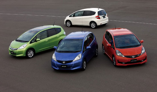 Tương xứng với giá giá bán vào khoảng 800 triệu (39.000USD) của Honda Fit 2011 Tương xứng với giá giá bán vào khoảng 800 triệu (39.000USD) của Honda Fit 2011