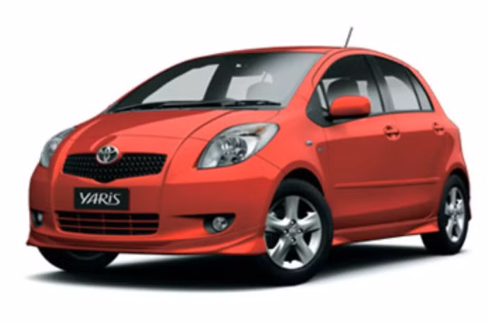 Được chia thành hai phiên bản sedan và hatchback, Yaris mang đến cho khách hàng khoang chứa đồ khá rộng đối với một mẫu xe kiểu dáng nhỏ. Toyota Yaris 2011 có giá dao động từ 658 đến 748 triệu đồng. Được chia thành hai phiên bản sedan và hatchback, Yaris mang đến cho khách hàng khoang chứa đồ khá rộng đối với một mẫu xe kiểu dáng nhỏ. Toyota Yaris 2011 có giá dao động từ 658 đến 748 triệu đồng.