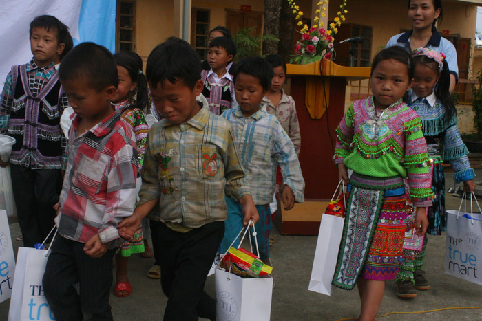 Niềm vui khi nhận được quà.