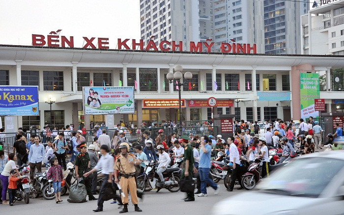 Ban quản lý bến xe khách Mỹ Đình cũng đã tiến hành lập biên bản với một số xe khách "đội" giá lên cao khiến người tham gia giao thông bức xúc. Ban quản lý bến xe khách Mỹ Đình cũng đã tiến hành lập biên bản với một số xe khách "đội" giá lên cao khiến người tham gia giao thông bức xúc.