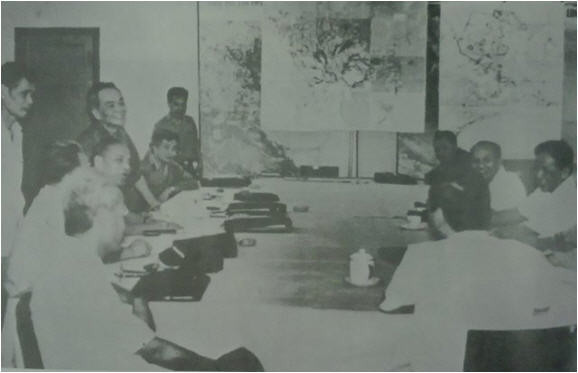 Bộ Chính trị quyết định mở chiến dịch tiến công Sài Gòn - Gia Định mang tên chiến dịch Hồ Chí Minh. Bộ Chính trị quyết định mở chiến dịch tiến công Sài Gòn - Gia Định mang tên chiến dịch Hồ Chí Minh.