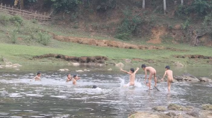 Những con suối không sâu nhưng luôn tiềm ẩn nguy cơ bị nước xoáy rất nguy hiểm khi tắm ở đây (ảnh minh họa).