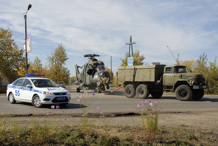 Trong thời gian hoạt động trong Không quân Peru, đã có 3 chiếc Mi-25 bị mất do tai nạn và bị lực lượng phòng không Ecuador bắn rơi vào ngày 07 tháng 2 năm 1995 trong cuộc xung đột ở Cenepa. Đến năm 2010, phi đội 211 chỉ còn lại 16 máy bay trực thăng Mi-25, trong đó chỉ có một vài chiếc là hoạt động tốt.