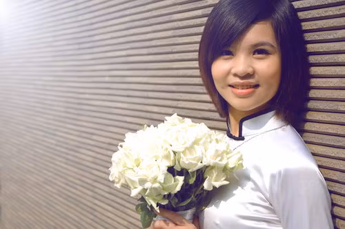 Rời cánh cổng ĐH, mỗi sinh viên sẽ mang theo ước mơ, hoài bão của mình, nhưng tình bạn ấm áp sẽ là hành trang theo mỗi người đến suốt cuộc đời. Rời cánh cổng ĐH, mỗi sinh viên sẽ mang theo ước mơ, hoài bão của mình, nhưng tình bạn ấm áp sẽ là hành trang theo mỗi người đến suốt cuộc đời.