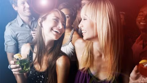 Quan trọng là bản lĩnh của những bạn trẻ khi đến với bar để có thể vui chơi lành mạnh, “phóng thoáng nhưng không buông thả”