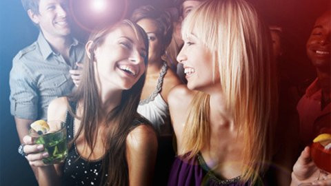 Quan trọng là bản lĩnh của những bạn trẻ khi đến với bar để có thể vui chơi lành mạnh, “phóng thoáng nhưng không buông thả” Quan trọng là bản lĩnh của những bạn trẻ khi đến với bar để có thể vui chơi lành mạnh, “phóng thoáng nhưng không buông thả”