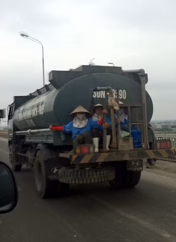 Tất cả vì môi trường xanh - sạch - đẹp mà! (Ảnh: Quang Nguyen)