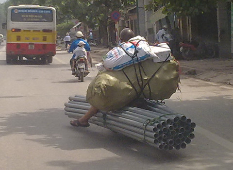 Chụp trên đường Phạm Văn Đồng, Hà Nội. Ảnh: Nguyễn Ngọc Sơn Chụp trên đường Phạm Văn Đồng, Hà Nội. Ảnh: Nguyễn Ngọc Sơn