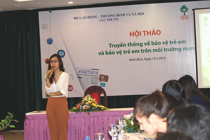 Buổi hội thảo nhận được rất nhiều ý kiến đóng góp của các đại biểu về việc bảo vệ trẻ em khi tham gia vào môi trường mạng internet. Ảnh: Minh Chí.