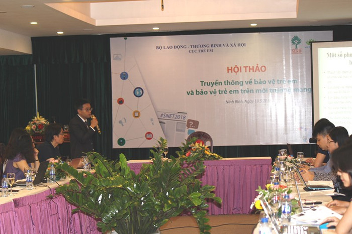 Buổi hội thảo bảo vệ trẻ em và bảo vệ trẻ em trên môi trường mạng được bàn luận sôi nổi để có những giải pháp ngăn chặn tình trạng trẻ em tham gia mạng internet bị xâm hại. Ảnh: Minh Chí.