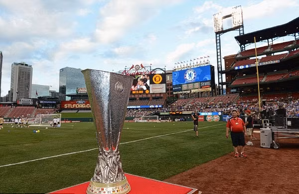 Chiếc cúp vô địch Europa League