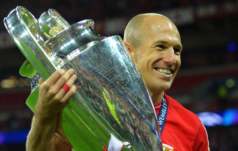 Robben sẽ ra đi sau khi ăn mừng cúp bạc Champions League. Robben sẽ ra đi sau khi ăn mừng cúp bạc Champions League.