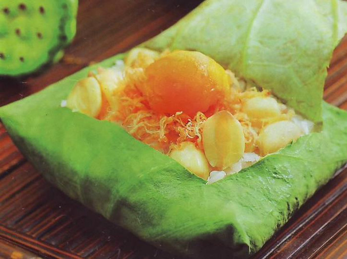 Xôi được làm từ nguyên liệu chính là gạo nếp với những hạt gạo tròn căng thơm mát, sóng đều: xôi hạt sen Xôi được làm từ nguyên liệu chính là gạo nếp với những hạt gạo tròn căng thơm mát, sóng đều: xôi hạt sen