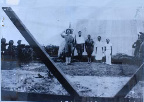 Đơn vị lính bảo an thực hiện nghi thức chào cờ trên đảo Hoàng Sa. Ảnh tư liệu.