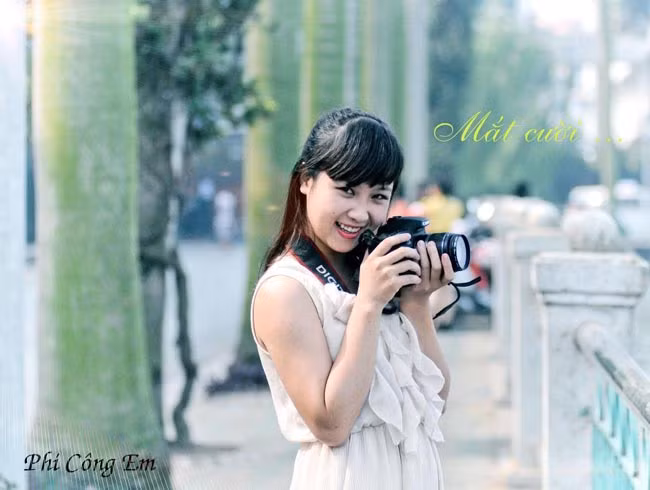 Mái tóc ngang vai với mái ngố dễ thương, Lệ Chi khoe vẻ trong sáng và vô cùng dễ thương. Mái tóc ngang vai với mái ngố dễ thương, Lệ Chi khoe vẻ trong sáng và vô cùng dễ thương.