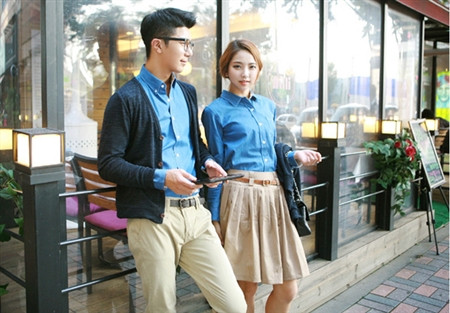 Áo đôi chính là món quà không lời thể hiện hai người gắn kết. Đây chính là lời thú nhận tinh tế nhưng rõ ràng nhất rằng, các bạn đang chìm đắm trong tình yêu. Áo đôi chính là món quà không lời thể hiện hai người gắn kết. Đây chính là lời thú nhận tinh tế nhưng rõ ràng nhất rằng, các bạn đang chìm đắm trong tình yêu.