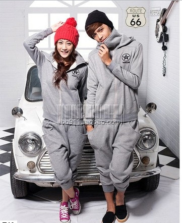 Hay là những mẫu đồ thể thao như thế này? Sự lựa chọn độc đáo cho những bạn trẻ thích sự khỏe khoắn. Xem thêm: Đồ đôi siêu ngọt ngào cho ngày Lễ Tình Nhân (P1)/Nội y cho ngày Valentine/Cặp đôi mùa Đông/Những cặp đôi sành điệu của năm 2011 Hay là những mẫu đồ thể thao như thế này? Sự lựa chọn độc đáo cho những bạn trẻ thích sự khỏe khoắn. Xem thêm: Đồ đôi siêu ngọt ngào cho ngày Lễ Tình Nhân (P1)/Nội y cho ngày Valentine/Cặp đôi mùa Đông/Những cặp đôi sành điệu của năm 2011